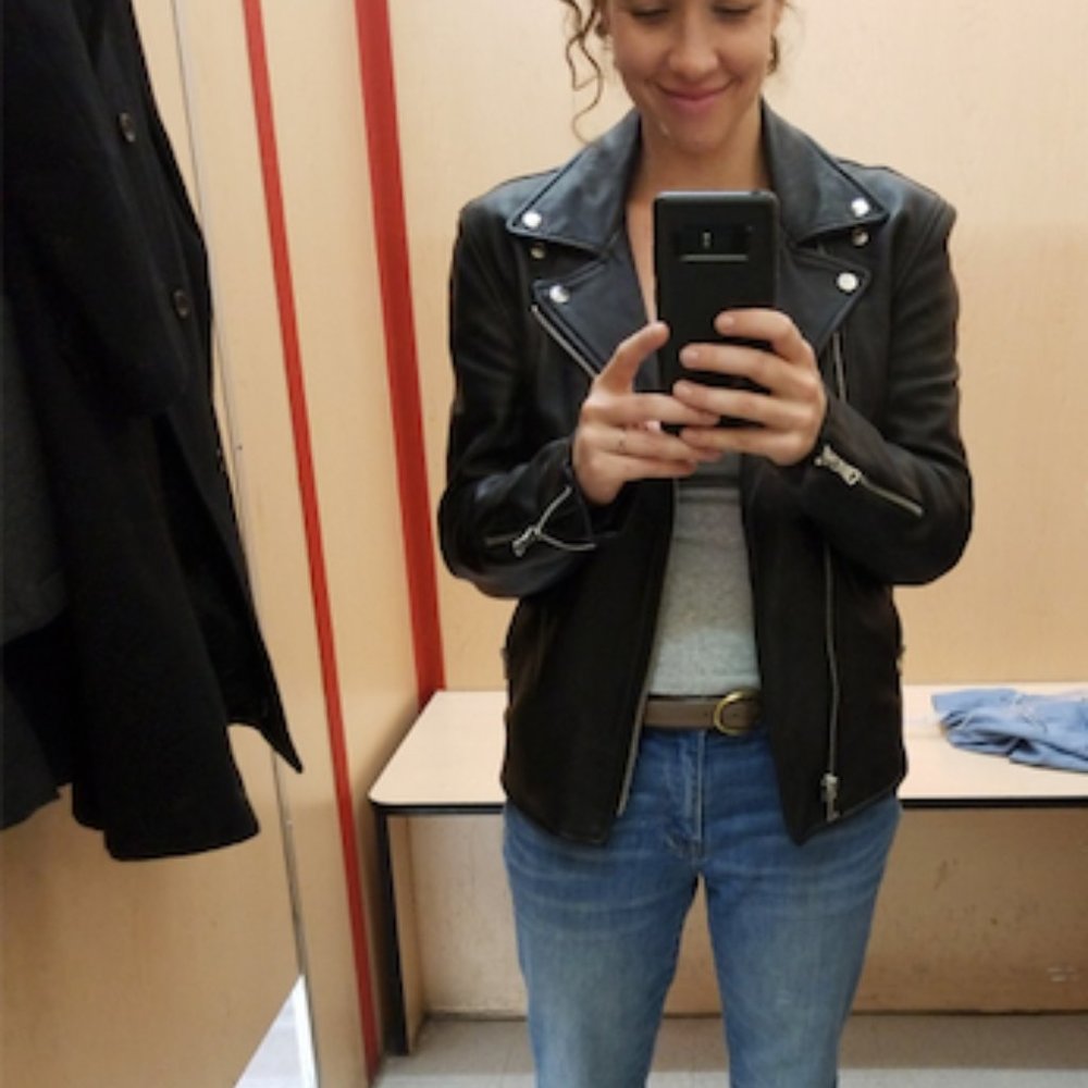 Meet your Posher, Eva